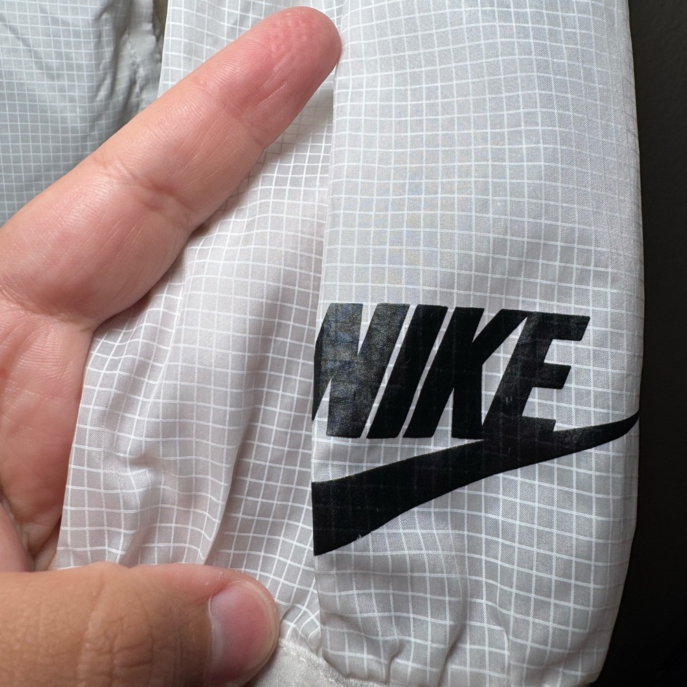 Nike kids 4-5T yellow and white windbreaker jacket - Picture 9 of 10